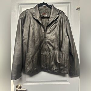 EMC Women’s leather zip jacket. PRISTINE size 3X gorgeous